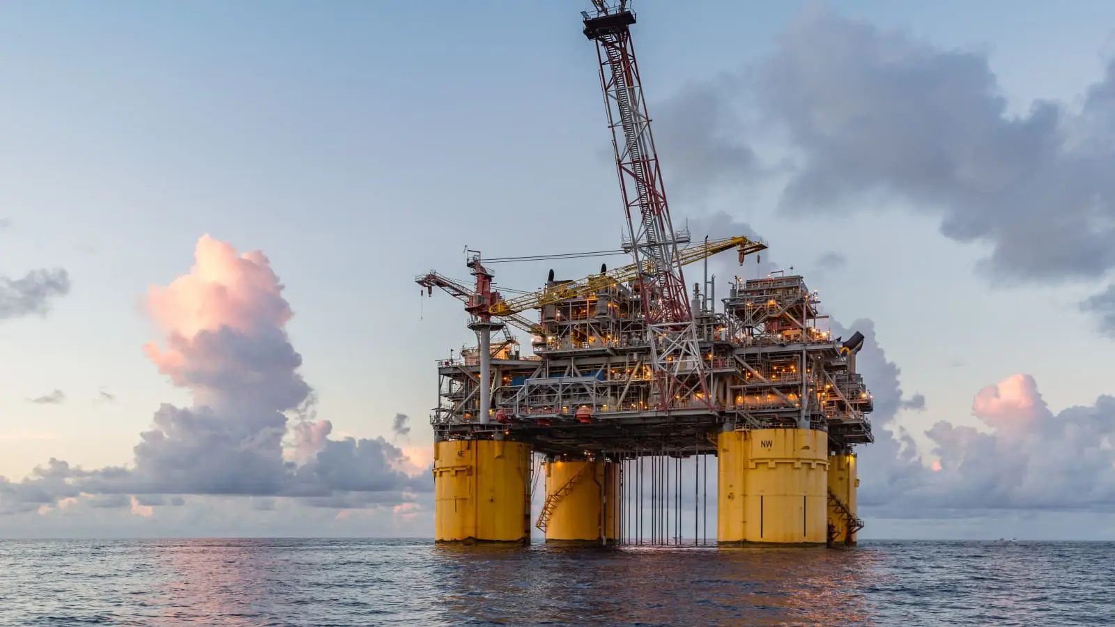 Colombia and Ecuador Lead Dollar Bonds on Oil Boom