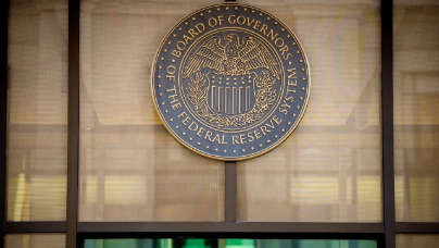 Federal Reserve policy debate amid inflation and market data