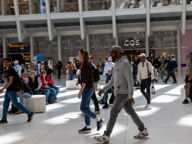 U.S. consumers attend entertainment events as market sentiment improves