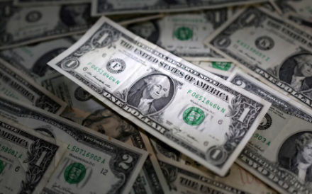 U.S. dollar remains steady as bond yields reflect rate uncertainty