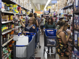 Puerto Rico bond market attracting investors amid fiscal improvements