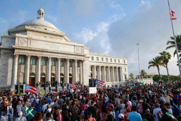 Puerto Rico corruption investigation draws U.S. political attention