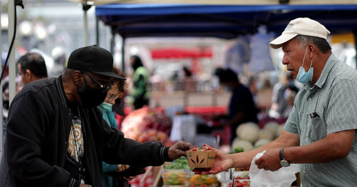 U.S. businesses growing as consumer spending rises